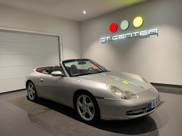 Porsche 996 911 Carrera Cabriolet - 2001
