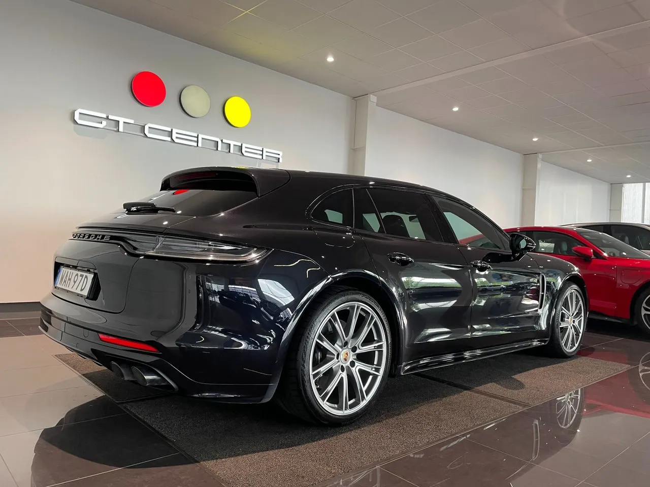 Vehicle image 5
