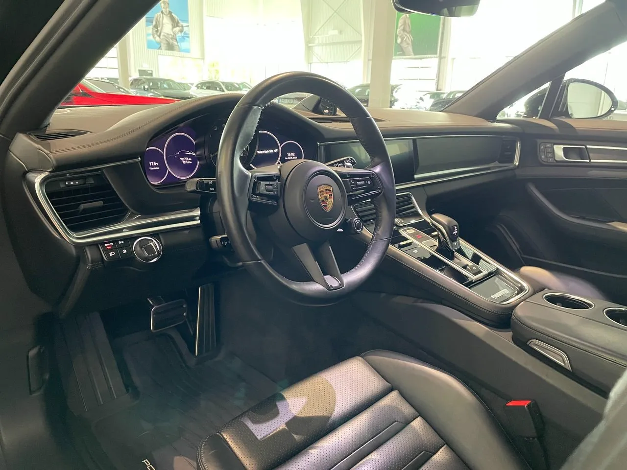 Vehicle image 6