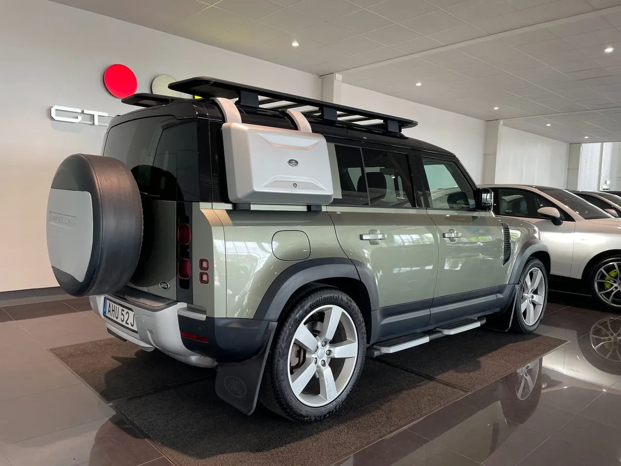 Vehicle image 8