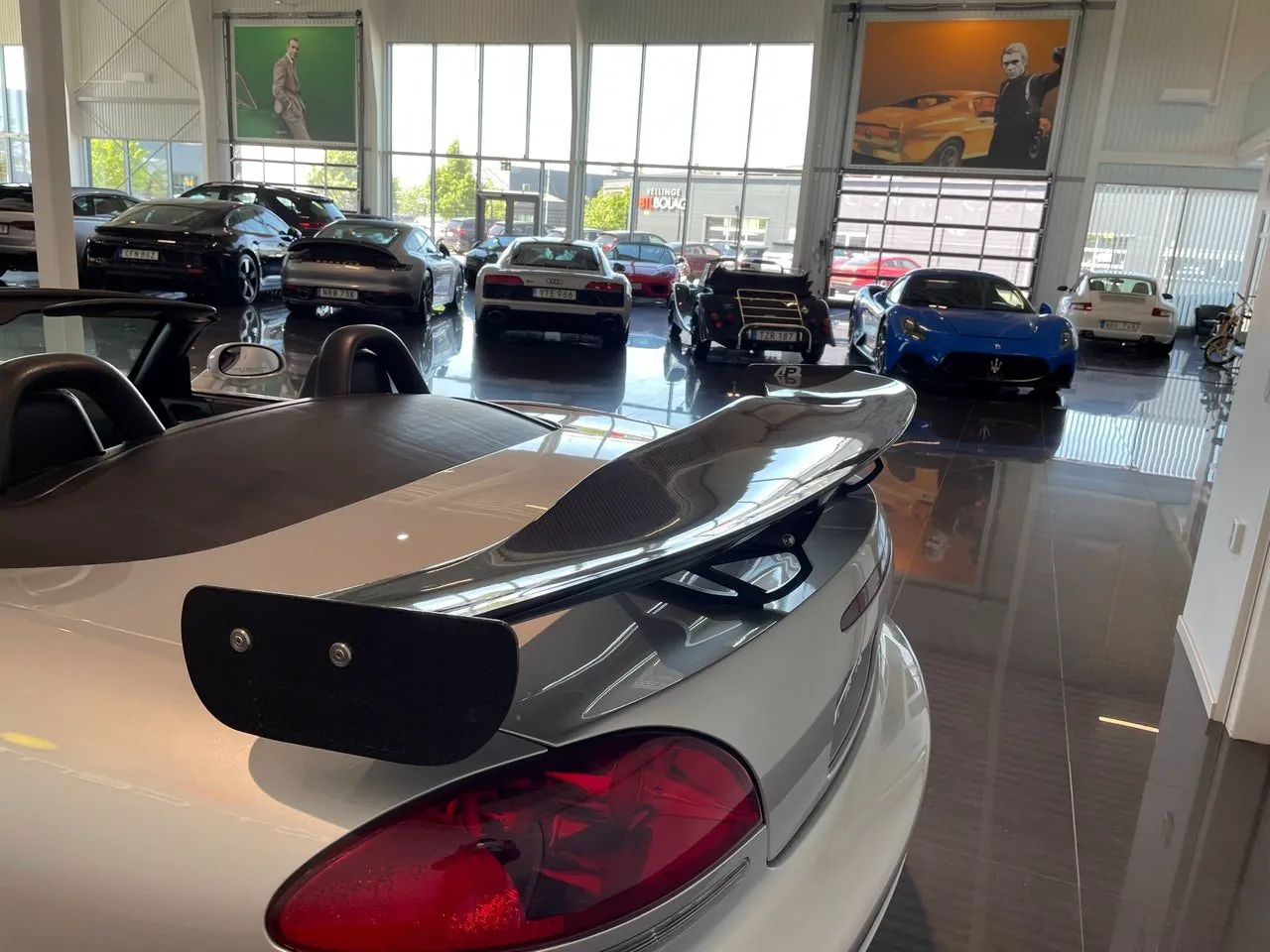 Vehicle image 15