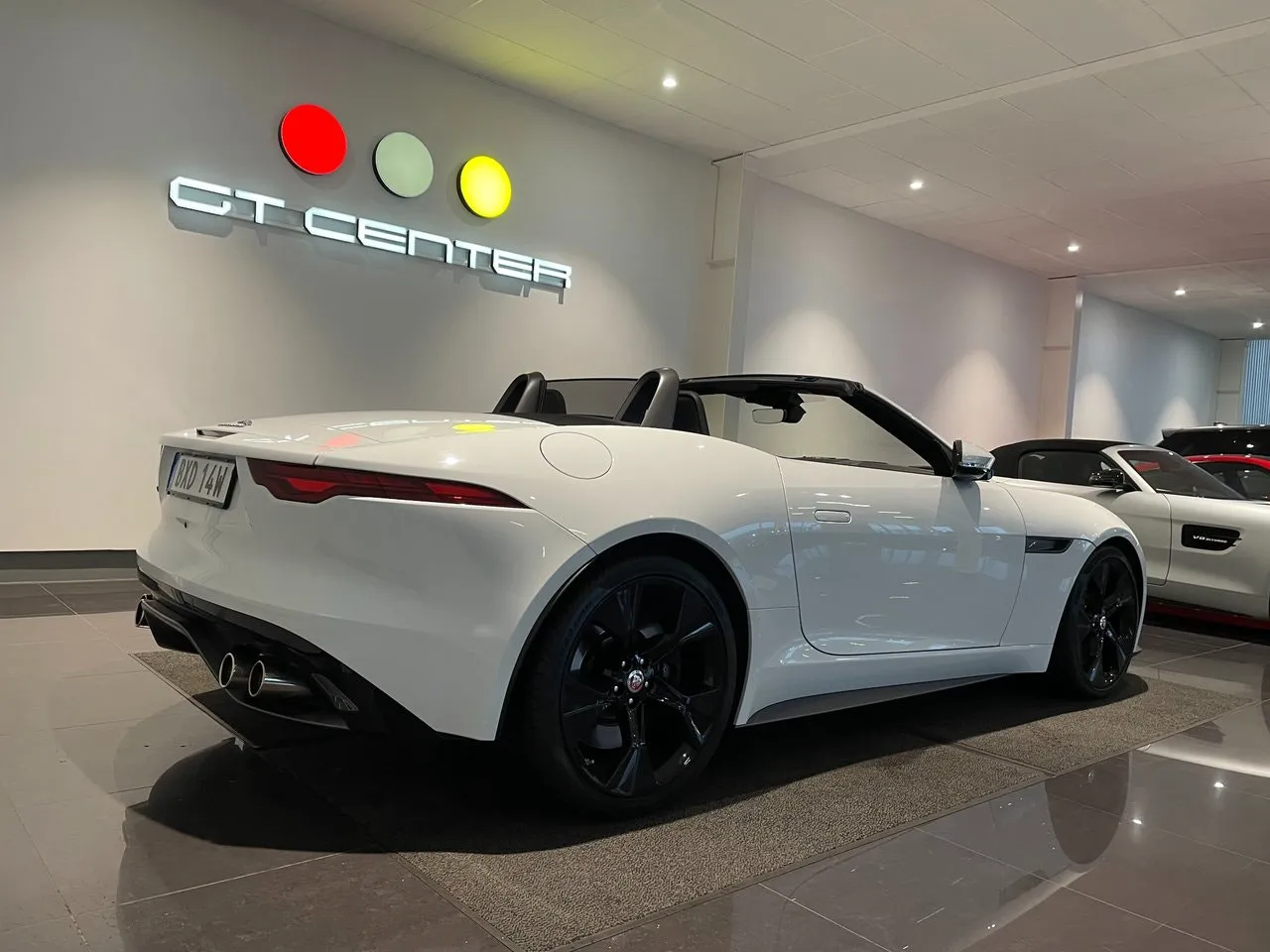 Vehicle image 7