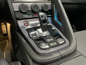 Jaguar F-Type bild 12