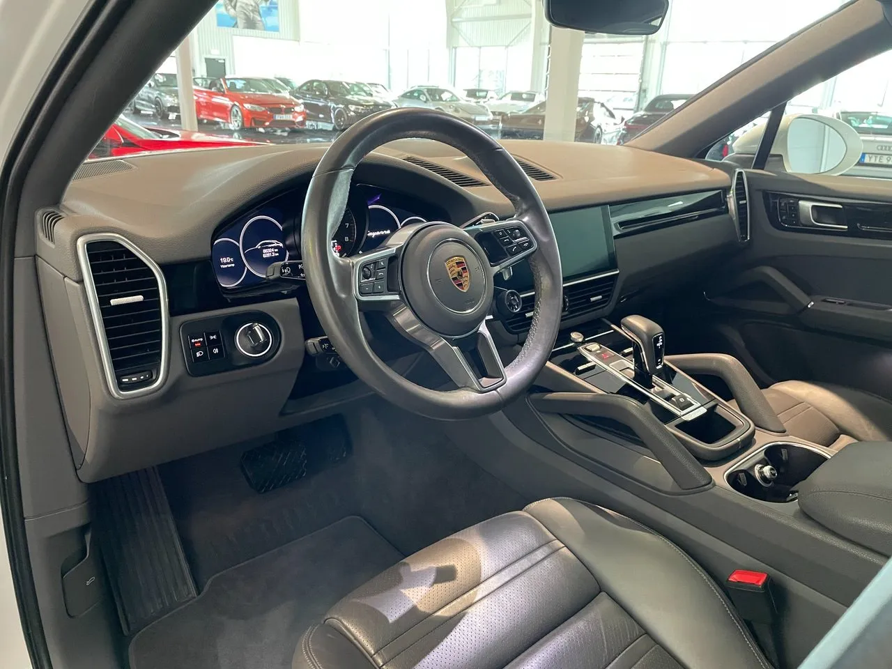 Vehicle image 6