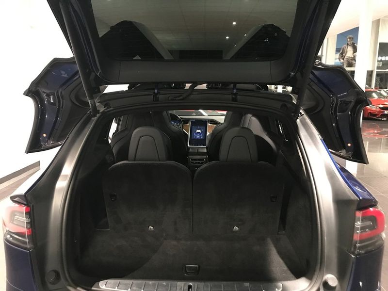 Tesla Model X bild 15