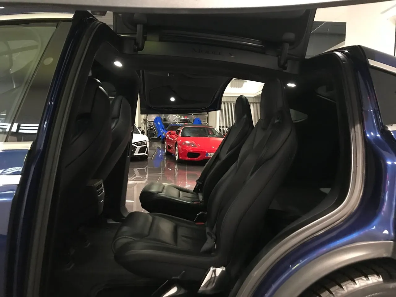Vehicle image 15