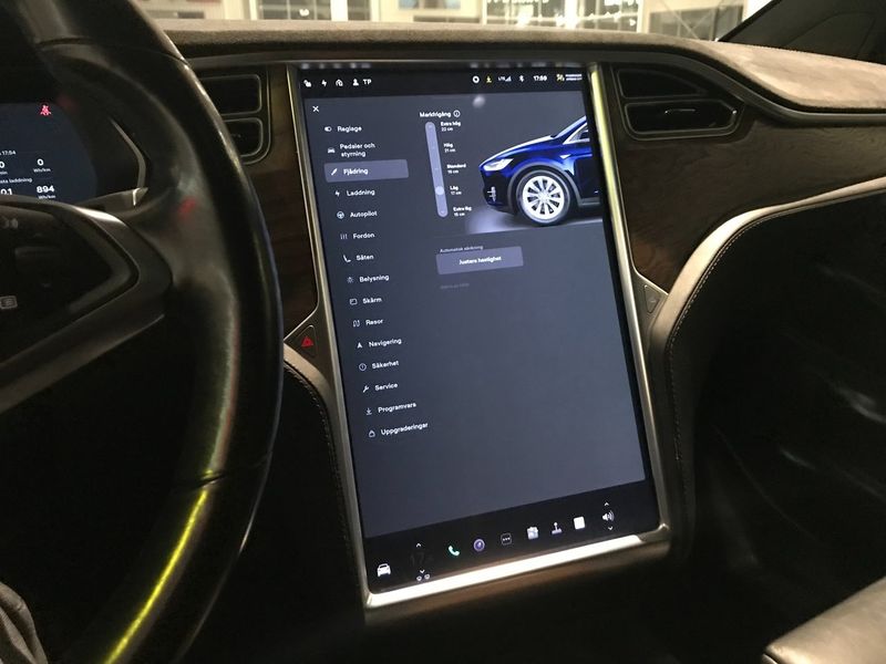 Tesla Model X bild 11