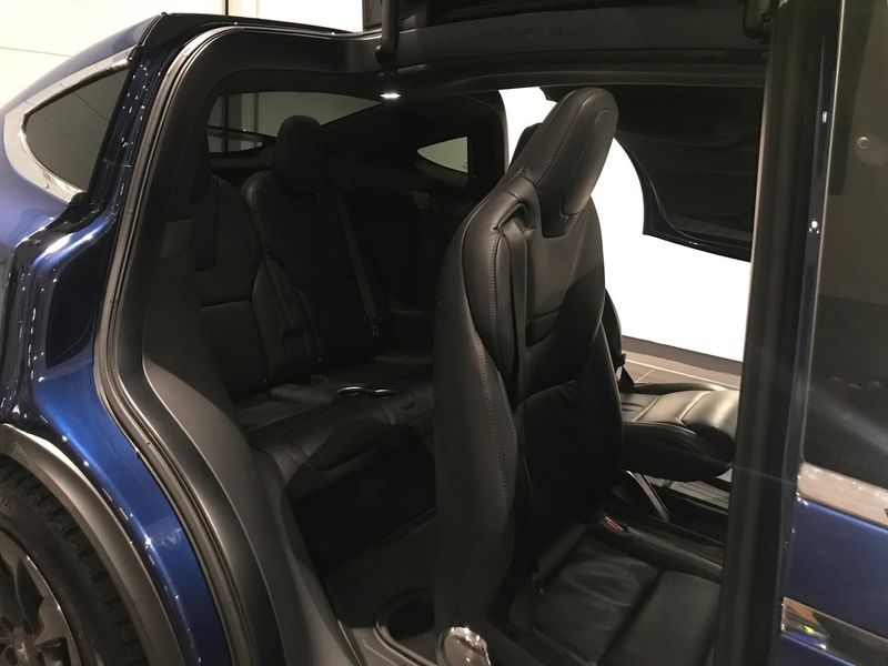 Tesla Model X bild 14