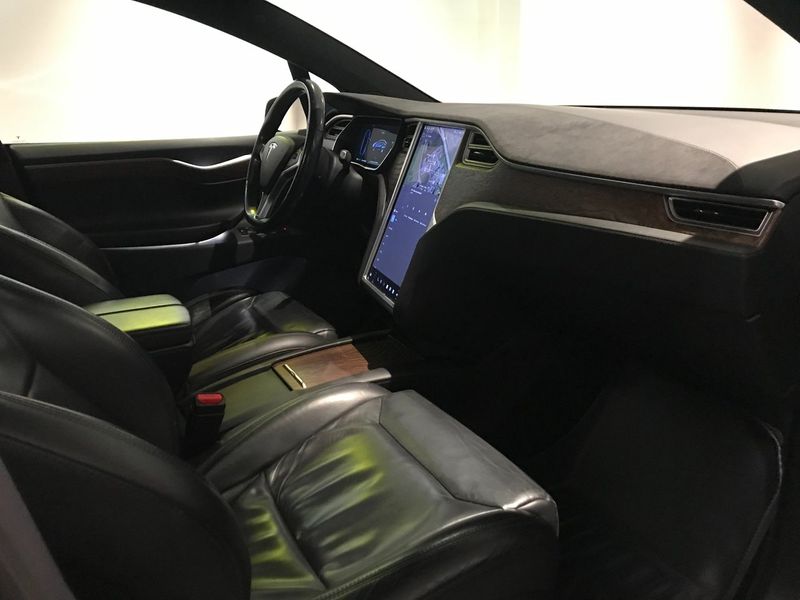 Tesla Model X bild 13