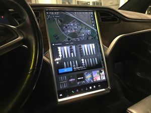 Tesla Model X bild 9