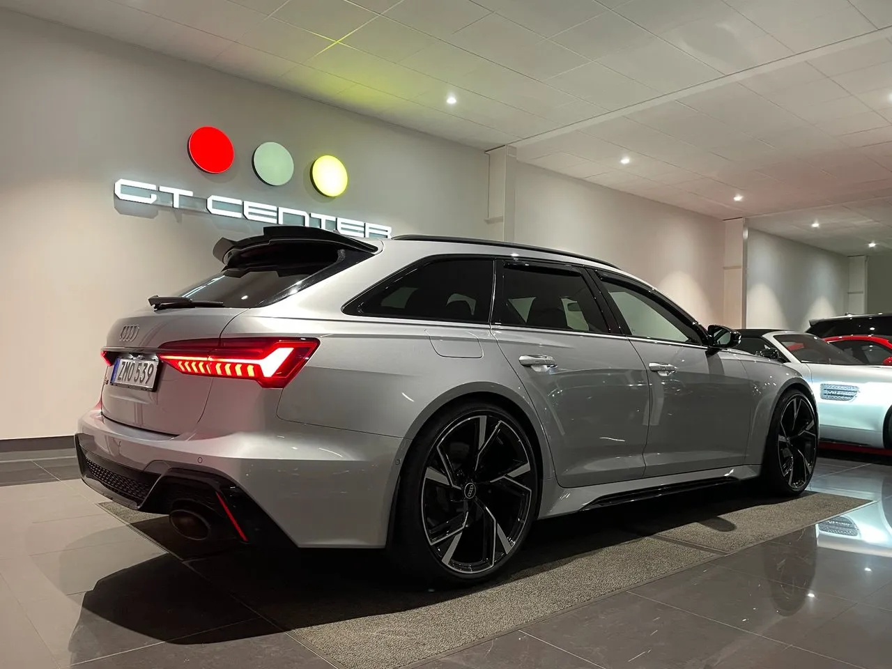 Vehicle image 6