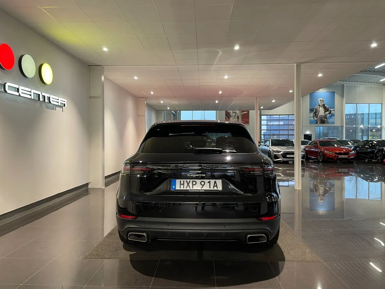 Vehicle image 6