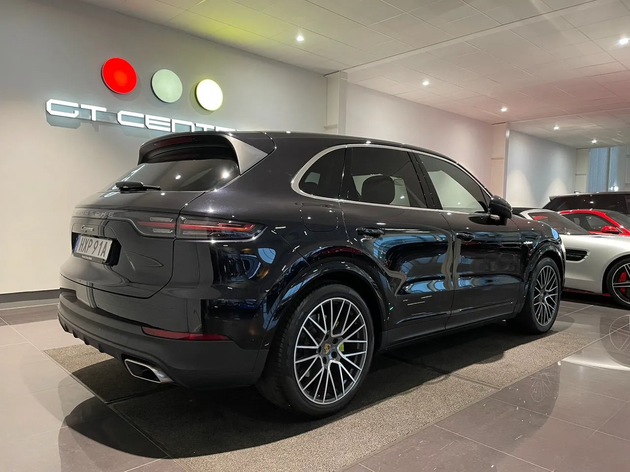 Vehicle image 7