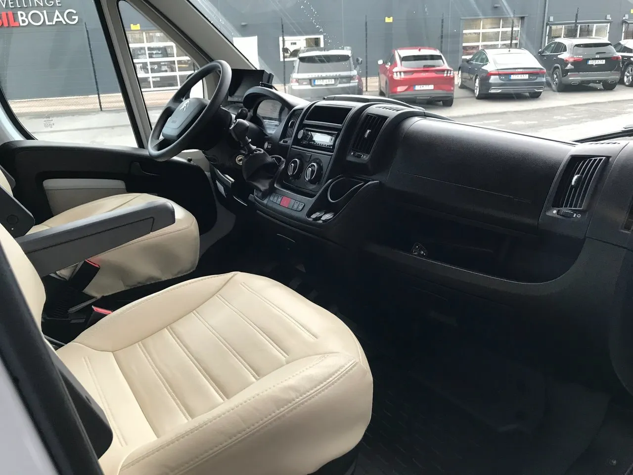 Vehicle image 8