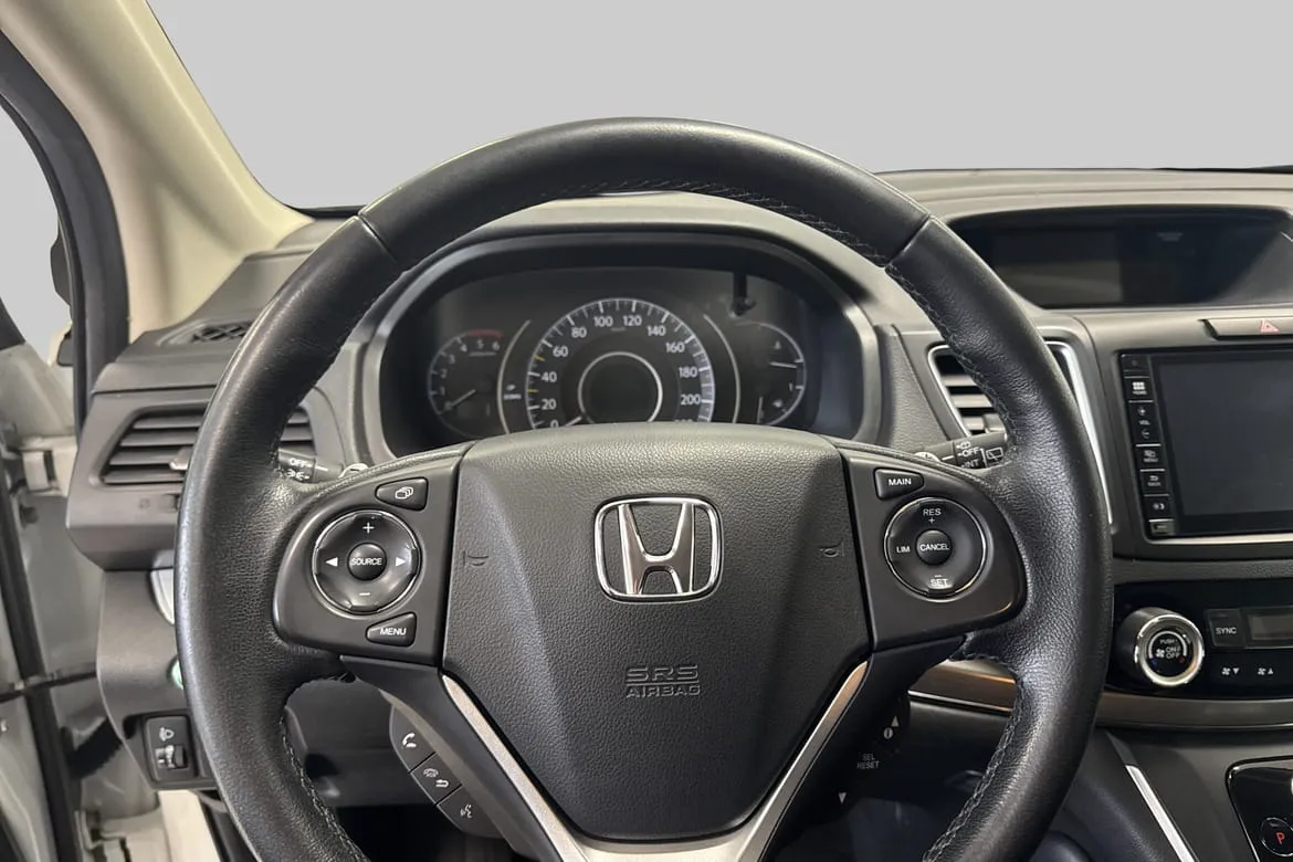 Vehicle image 16