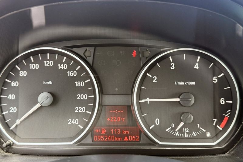 BMW 116 bild 18