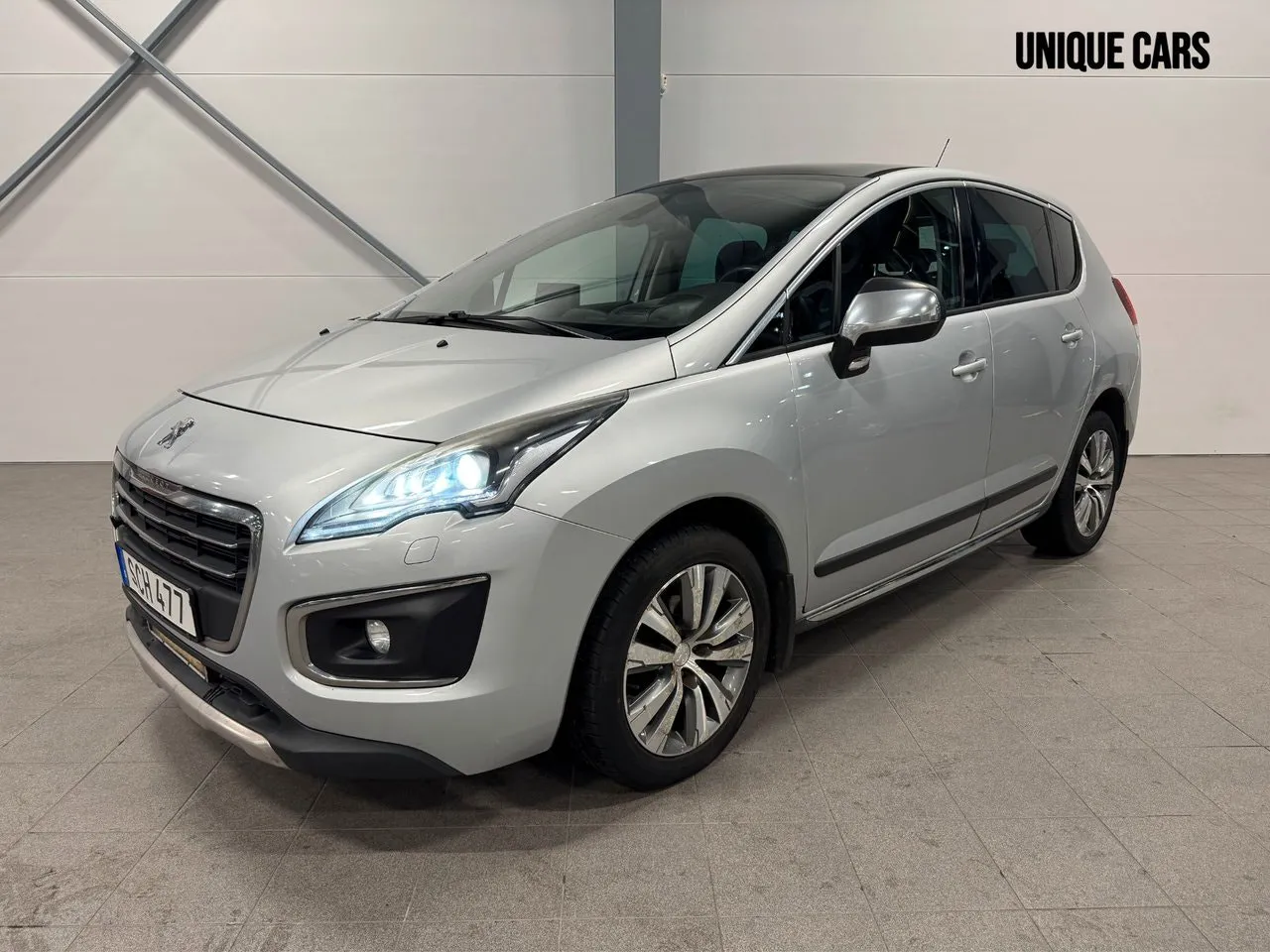 Vehicle image 13