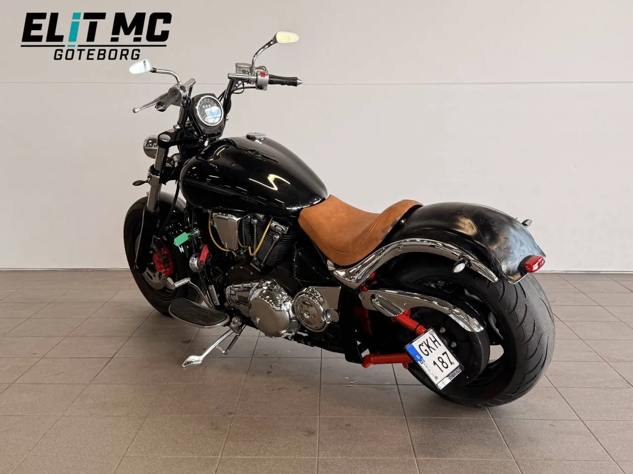 Vehicle image 9
