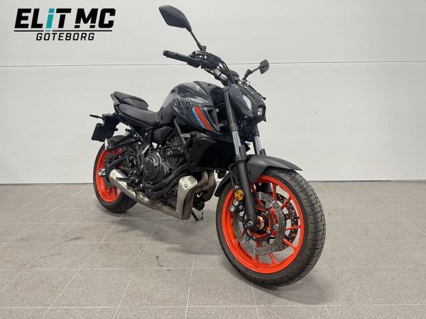 Yamaha MT 07 | Moms - 2021