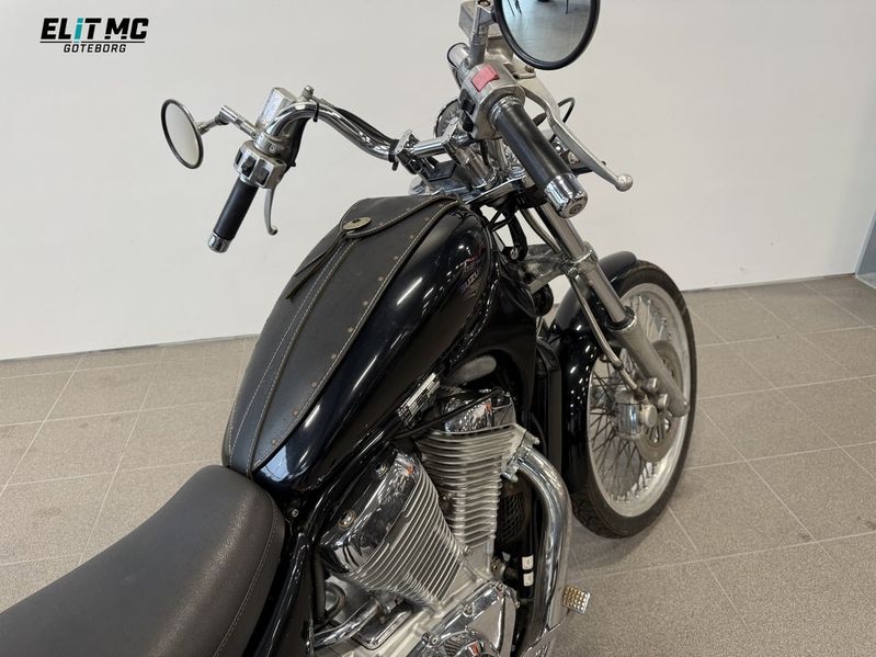 Suzuki VS bild 8