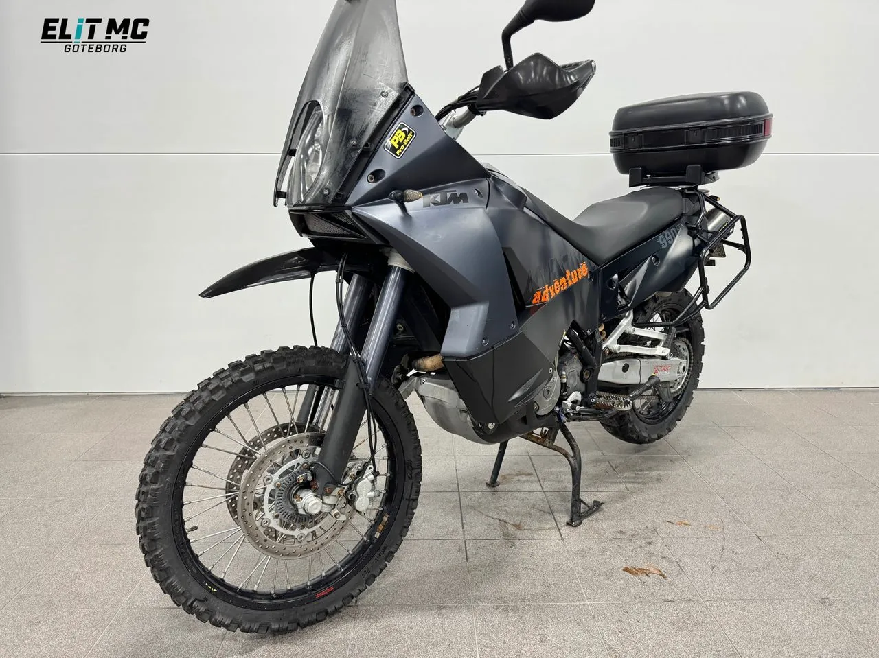 Vehicle image 14