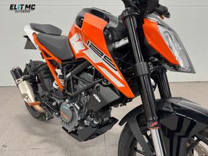 KTM 125 Duke bild 2