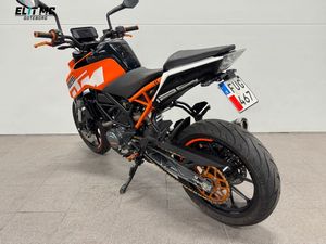KTM 125 Duke bild 10