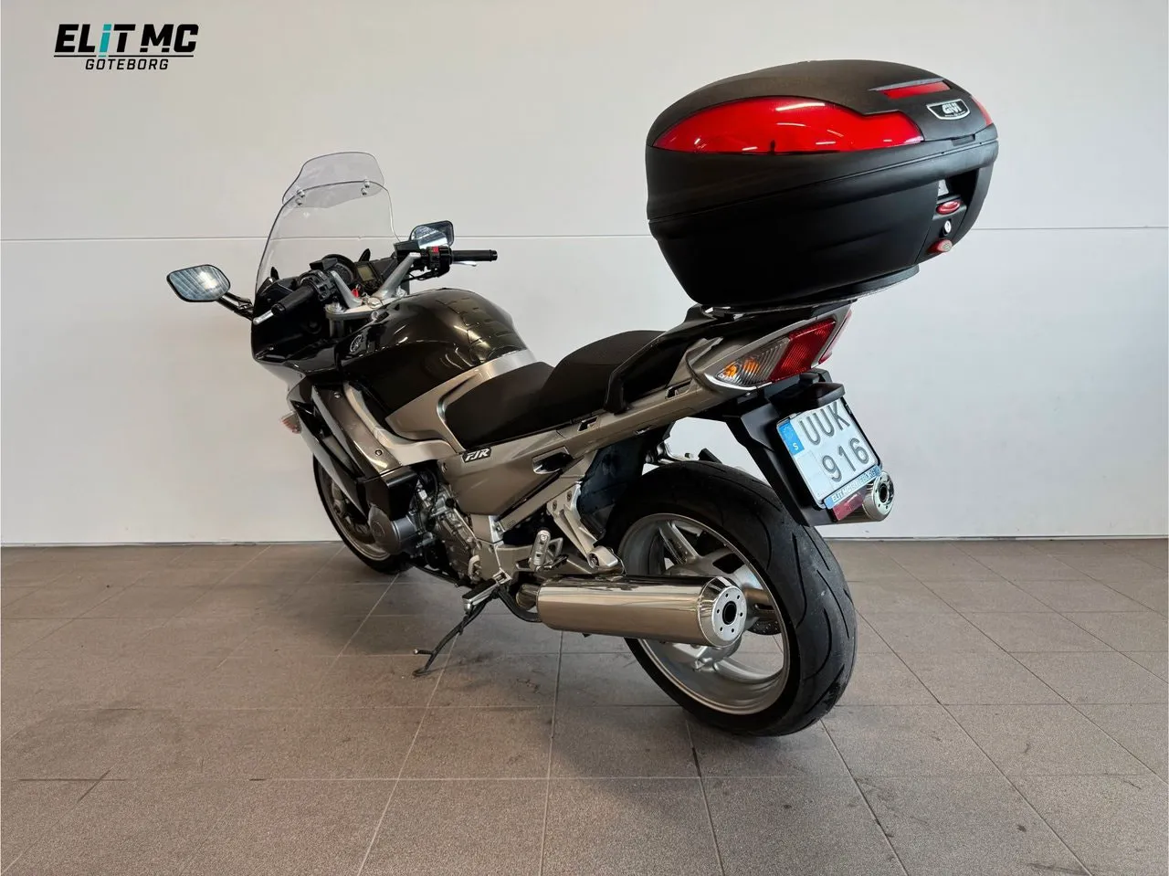 Vehicle image 9