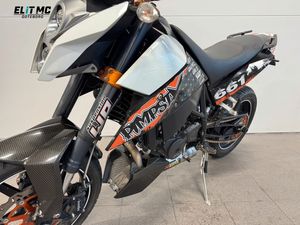 KTM 690 Duke bild 16