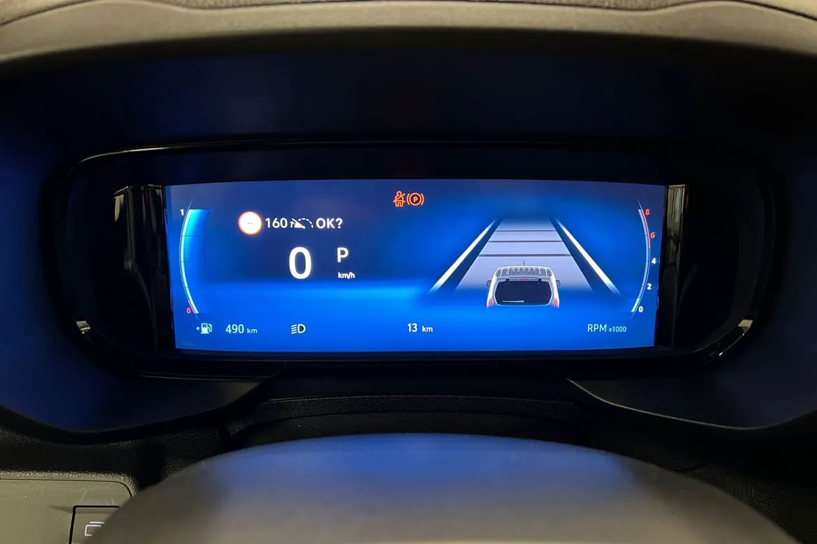 Vehicle image 13