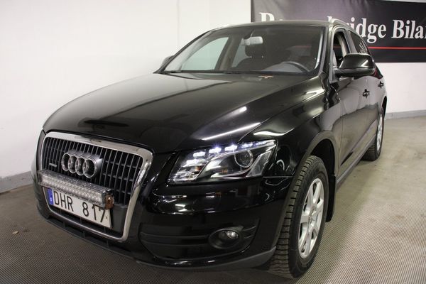 Audi Q5 2.0 TDI DPFquattro Ny kamrem Ny besiktigat19tum S_fälg - 2011