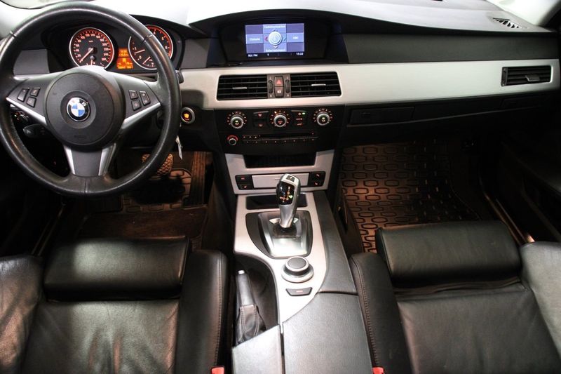 BMW 523 bild 8