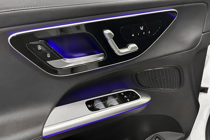 Mercedes GLC300 bild 15