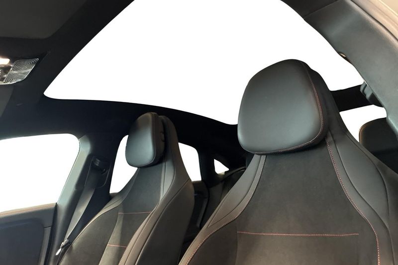Mercedes CLA350 bild 13