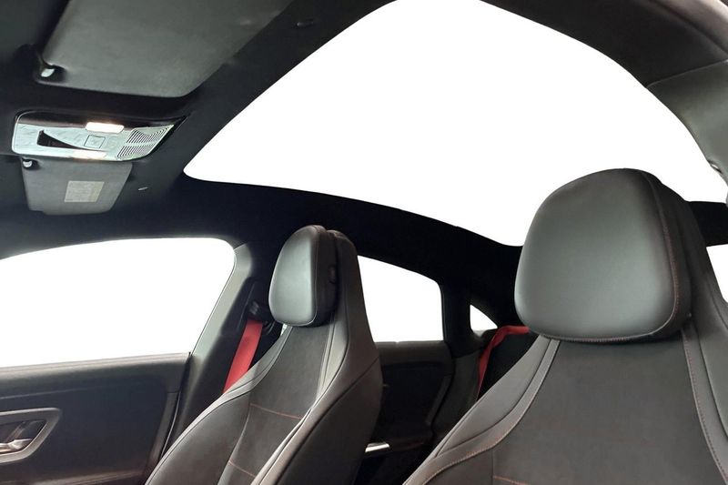 Mercedes CLA350 bild 15