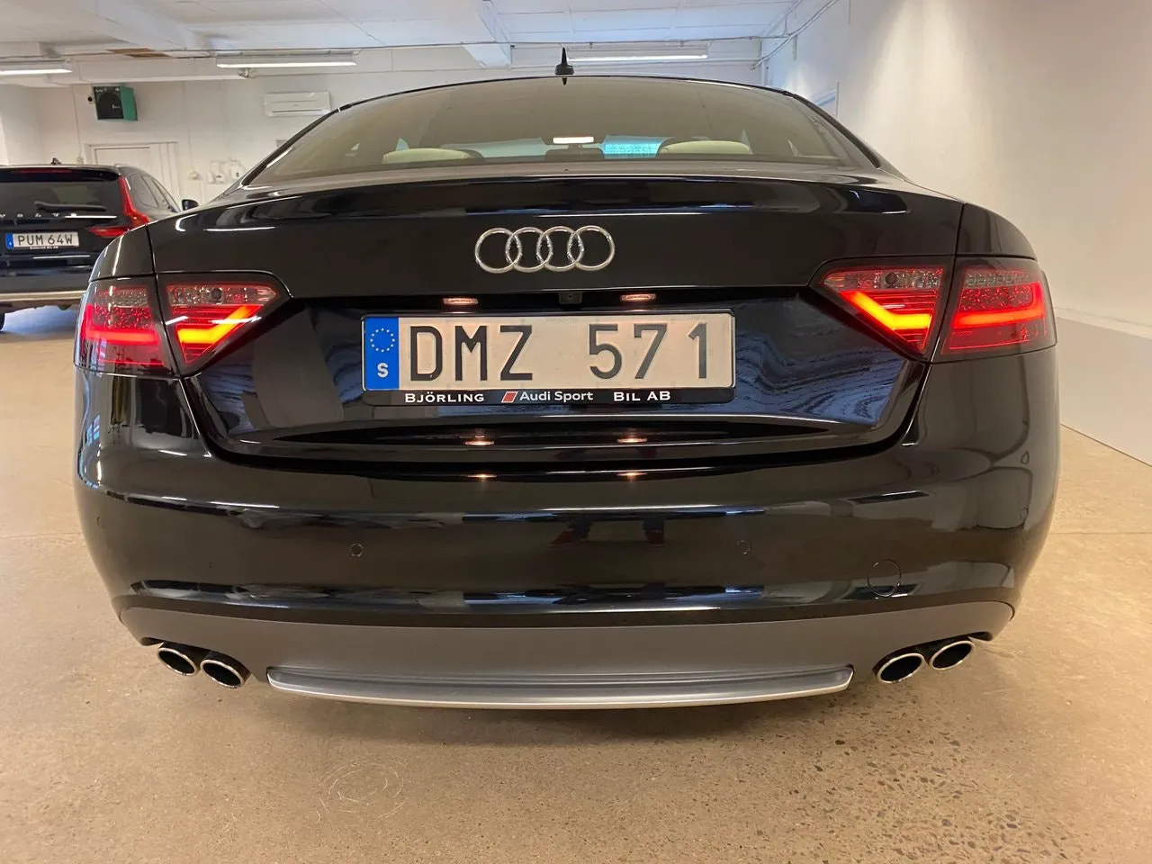 Vehicle image 8