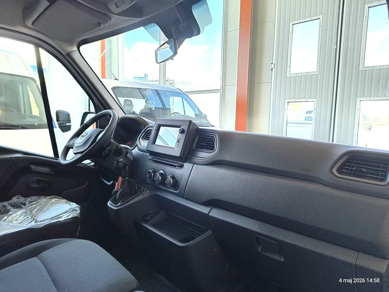 Vehicle image 17