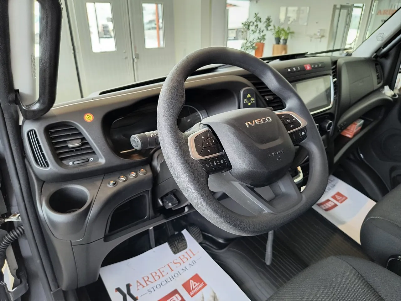 Vehicle image 23