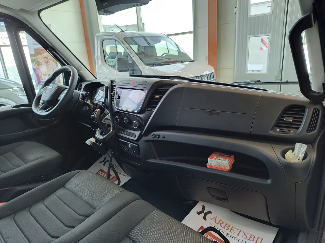 Vehicle image 18