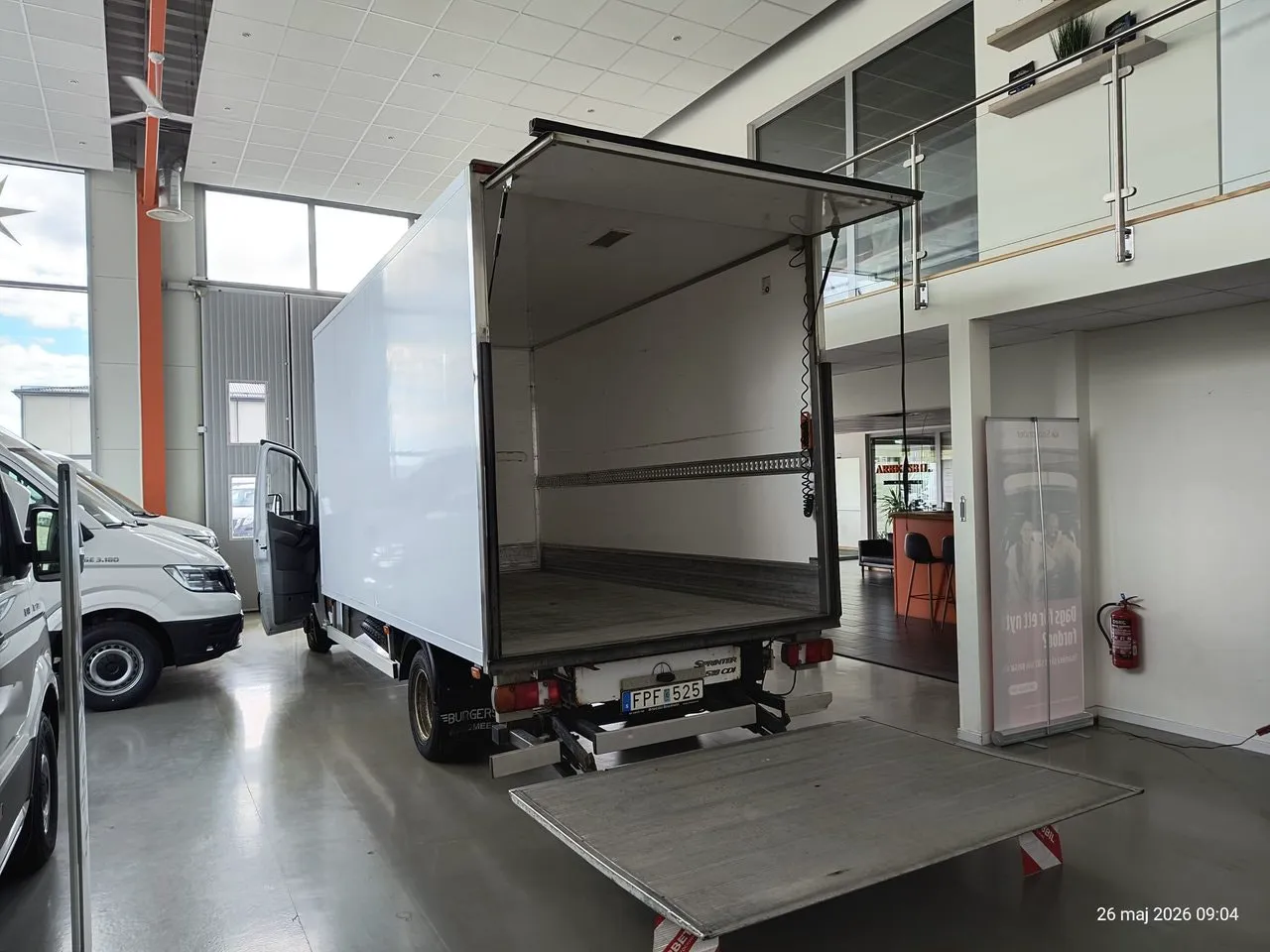 Vehicle image 5