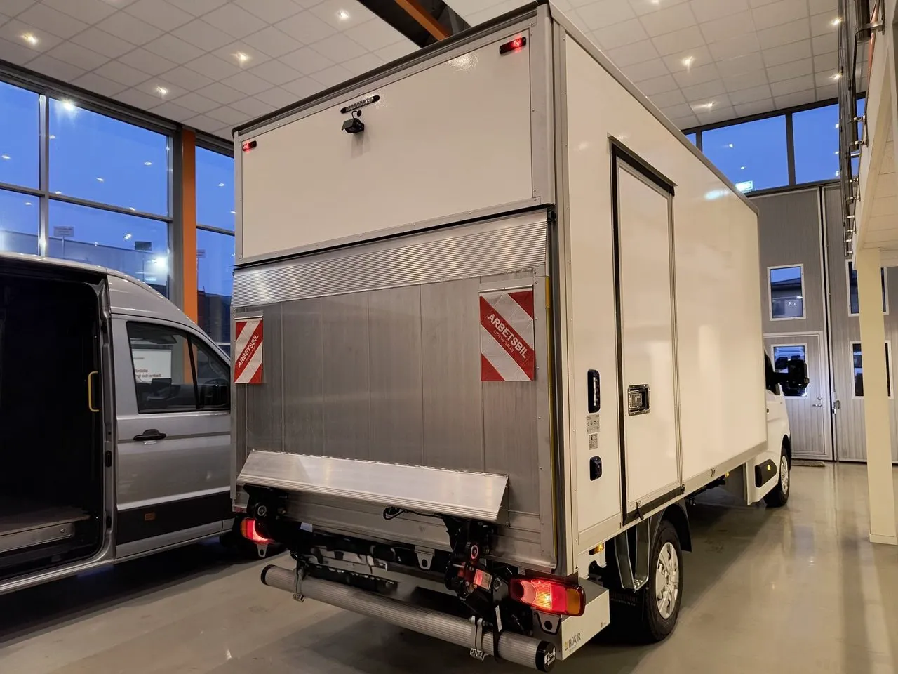 Vehicle image 5