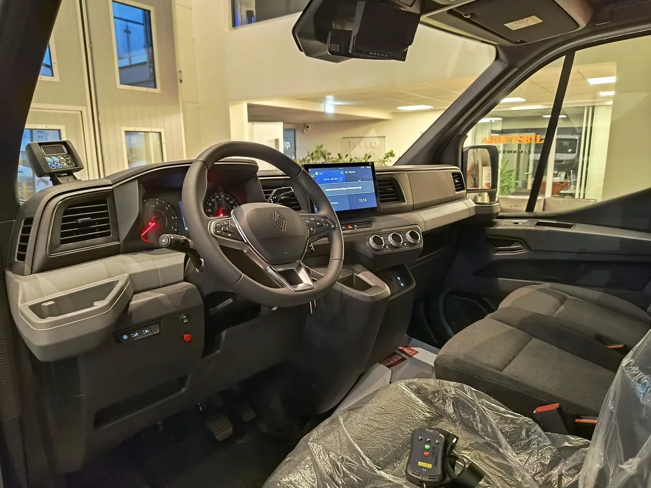 Vehicle image 16