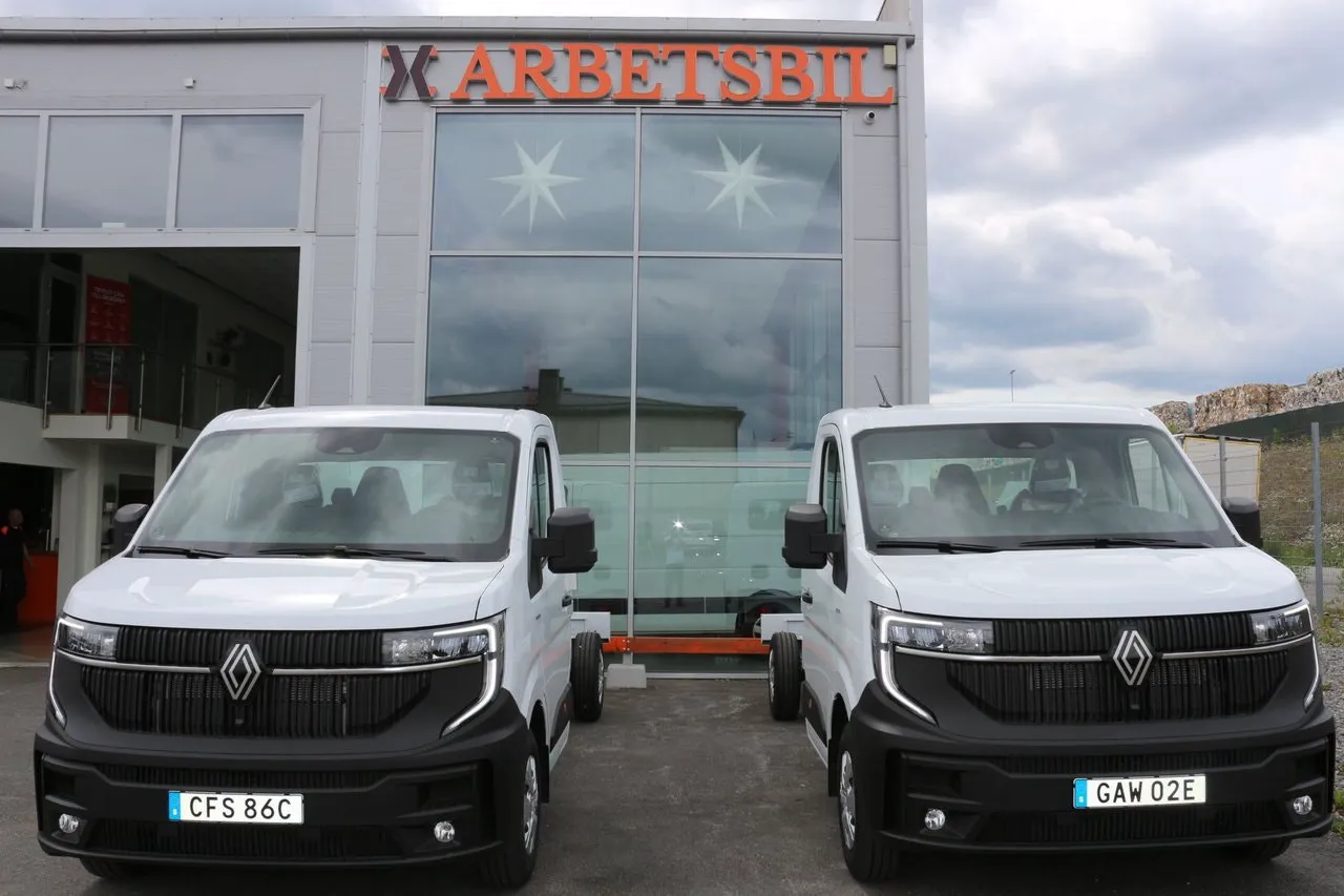 Vehicle image 8