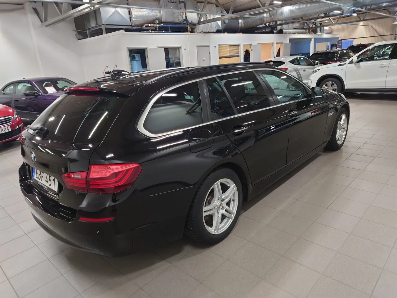 Vehicle image 5