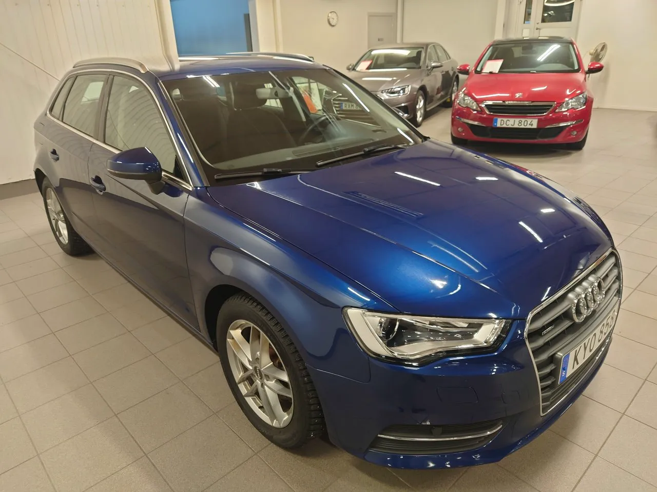 Vehicle image 6