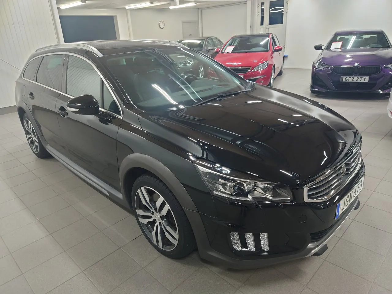 Vehicle image 6