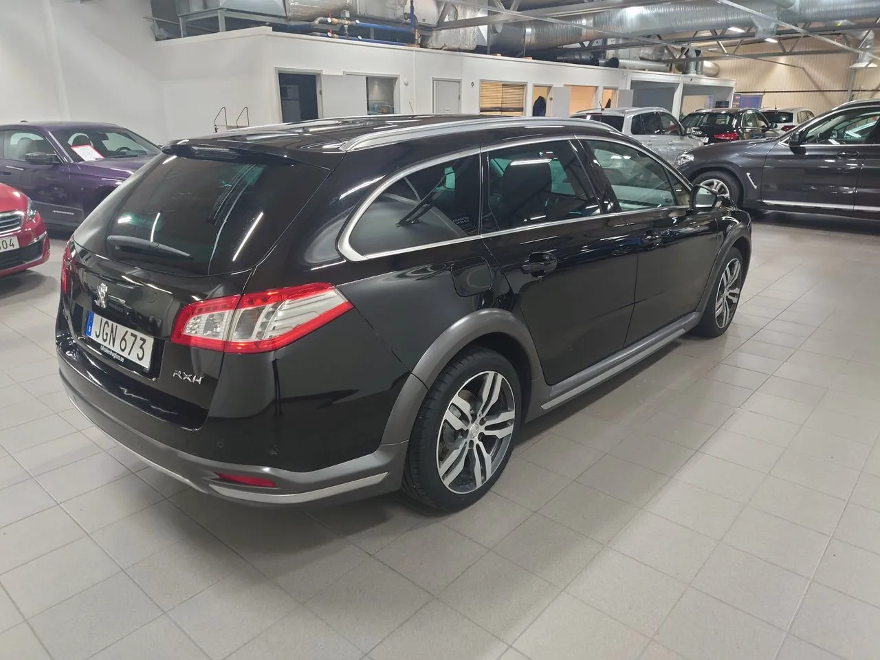 Vehicle image 5
