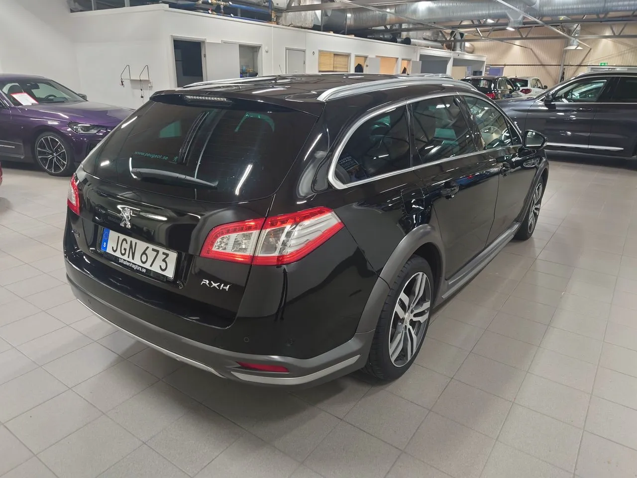 Vehicle image 4
