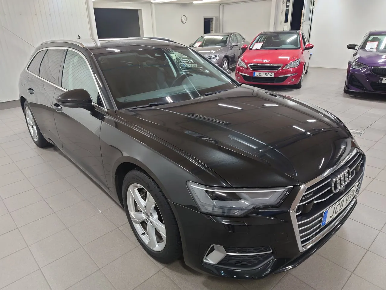 Vehicle image 6