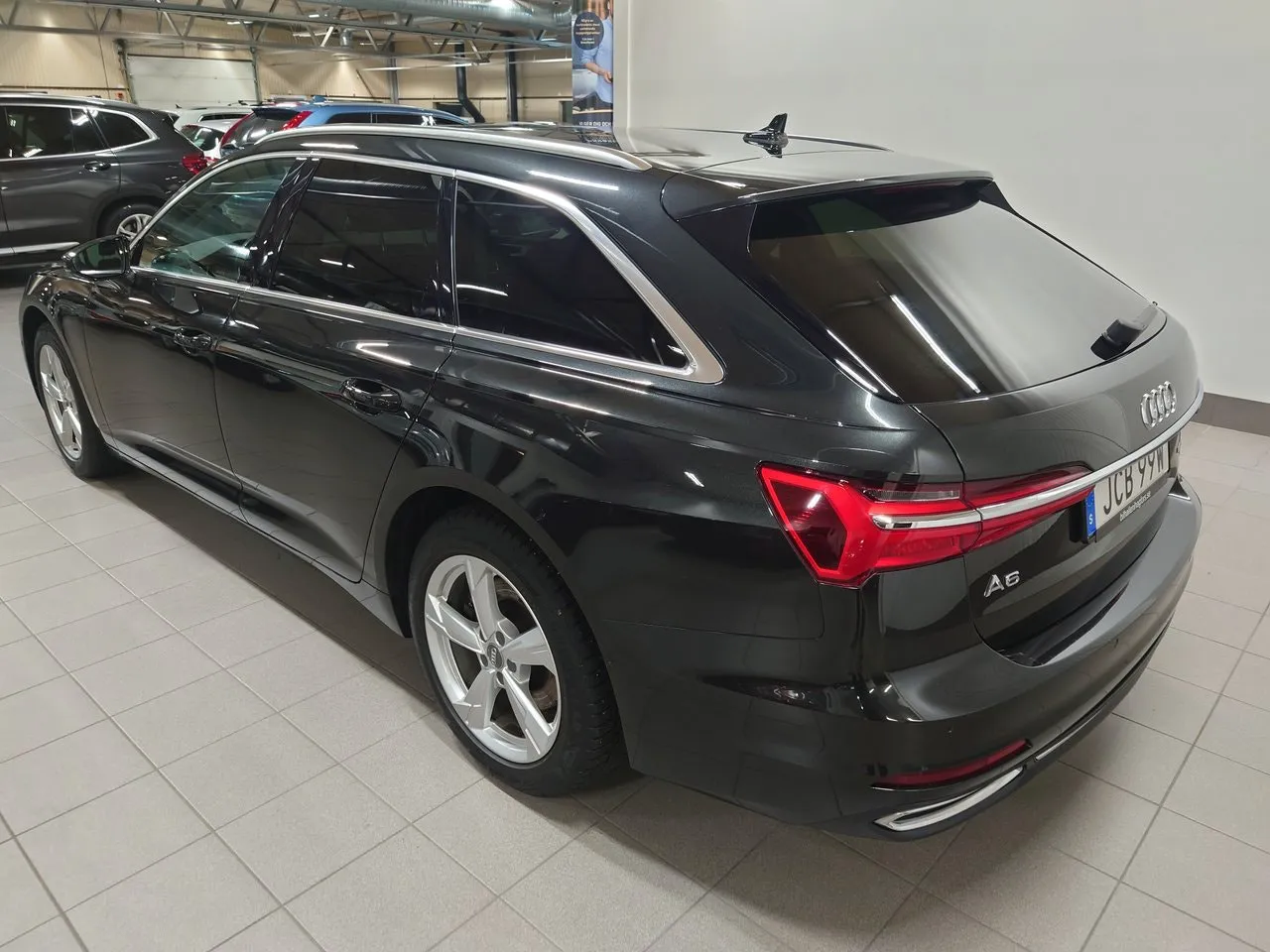 Vehicle image 3